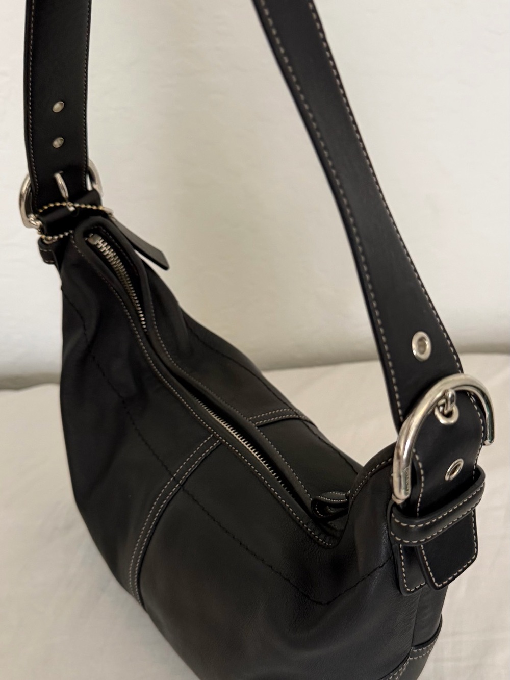 Vintage Coach Black Leather Hobo shoulder bag  with White Contrast Stitching- in - Picture 7 of 11